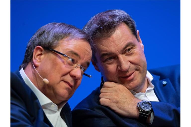 Vertraute Konkurrenten? CDU-Chef Armin Laschet und CSU-Chef Markus Söder gelten als mögliche Kanzlerkandidaten - noch wiegeln beide mehr oder weniger bestimmt ab. Foto: Guido Kirchner/dpa