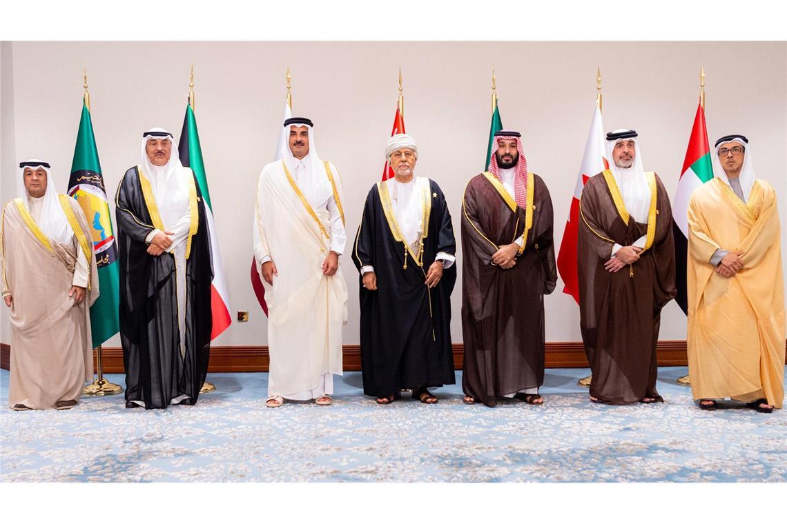 Vertreter aus rund 60 arabischen und weiteren islamischen Staaten rufen zu einem Waffenembargo gegen Israel auf.