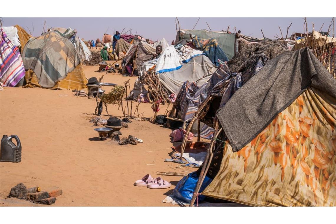 Vertriebene im Sudan: Dieses mit einem Mobiltelefon aufgenommene Foto zeigt Zelte, in denen Vertriebene untergebracht sind, die kürzlich in die Region Tawila im Sudan geflohen sind.