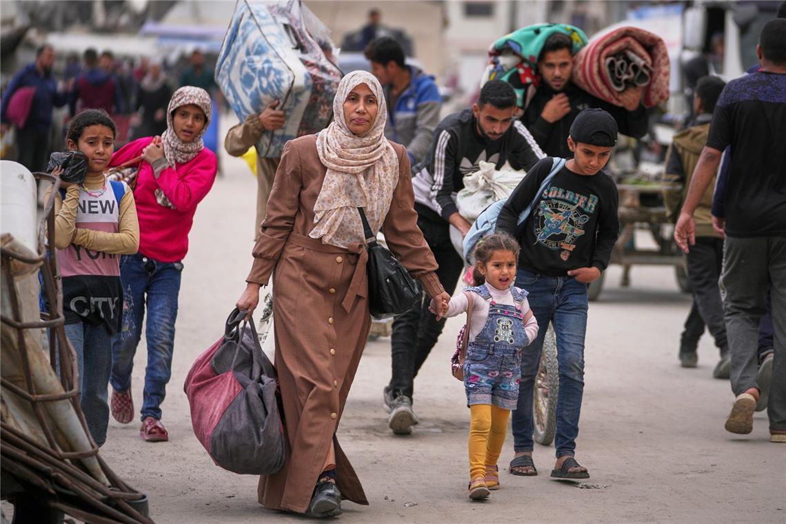 Netanjahu warnt Einwohner der Stadt Gaza: „verschwinden Sie" Vertriebene Palästinenser fliehen (Archivbild).