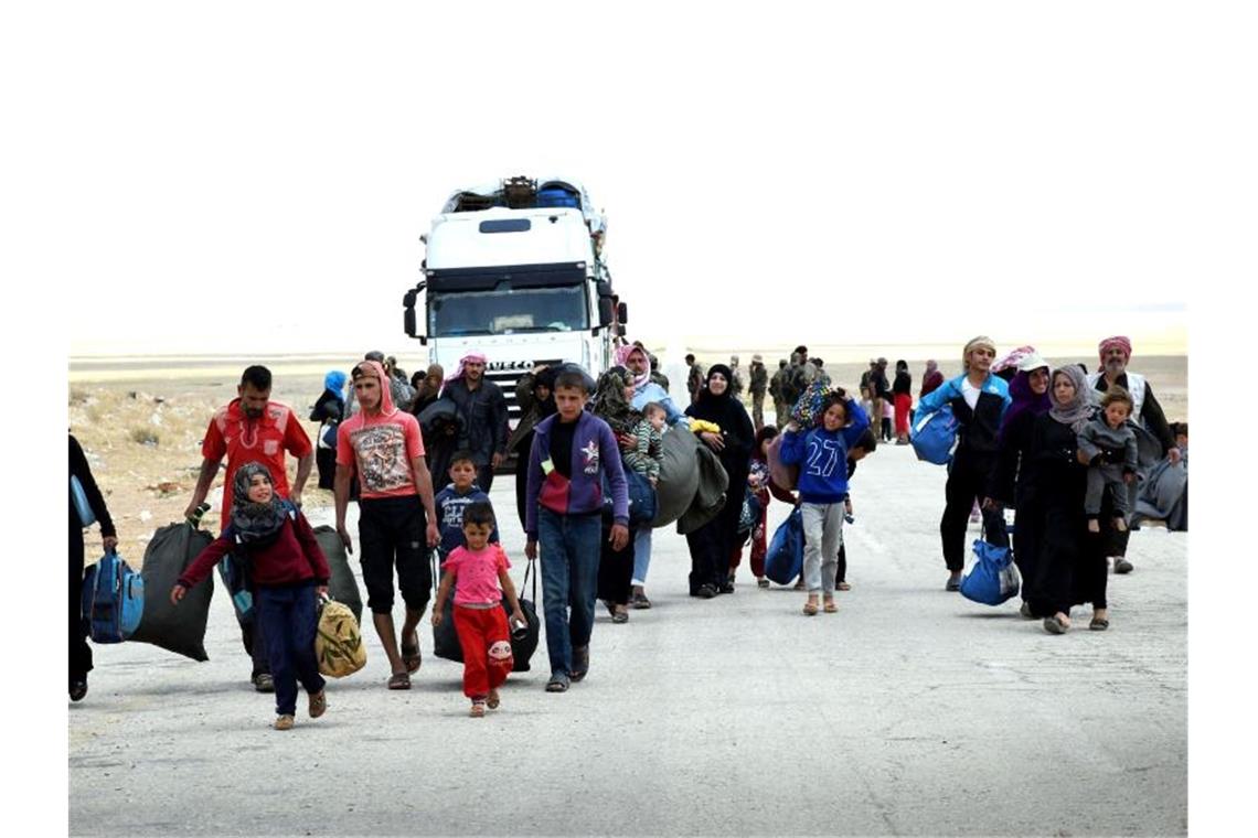 Rekordzahl von Vertriebenen im eigenen Land Vertriebene Syrer: Das Schicksal der Menschen, die nicht über Grenzen flüchten, wird international zu wenig beachtet. Foto: Ammar Safarjalani/Xinhua/dpa