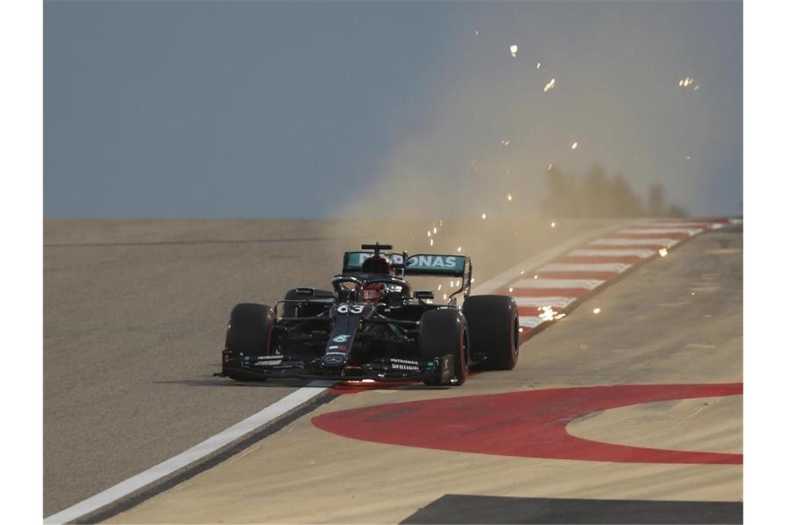 Formel 1 droht Chaos-Qualifikation in Bahrain Vertritt Weltmeister Lewis Hamilton im Mercedes-Cockpit: George Russell. Foto: Tolga Bozoglu/Pool EPA/AP/dpa
