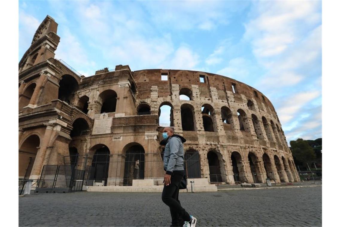 Verwaist. Noch. Das Kolosseum in Rom. Foto: Cheng Tingting/XinHua/dpa