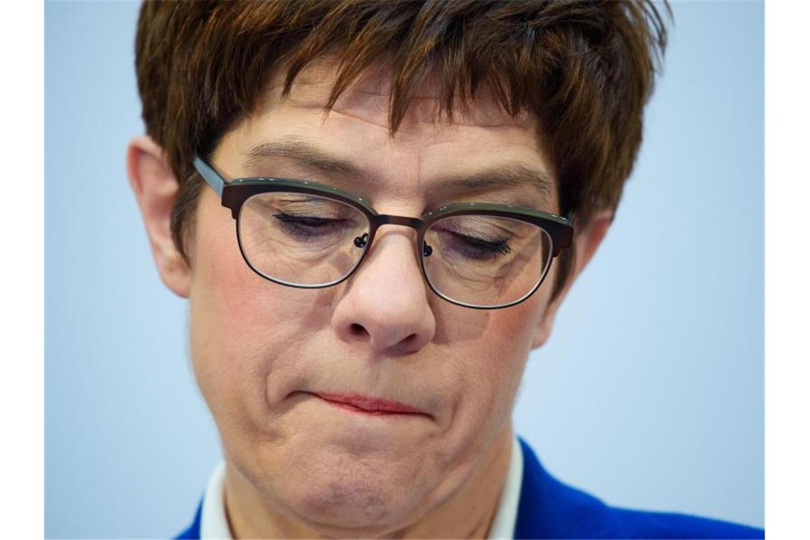 CDU-Führungsfrage: AKK beim Zeitplan unter Druck Verzichtet auf eine Kanzlerkandidatur und auf den CDU-Vorsitz: Annegret Kramp-Karrenbauer. Foto: Gregor Fischer/dpa