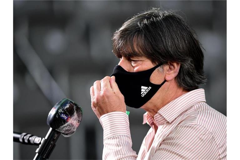 Verzichtet für den Länderspielauftakt auf vier Bayern-Profis: Bundestrainer Joachim Löw. Foto: Robert Michael/dpa-Zentralbild/Pool/dpa