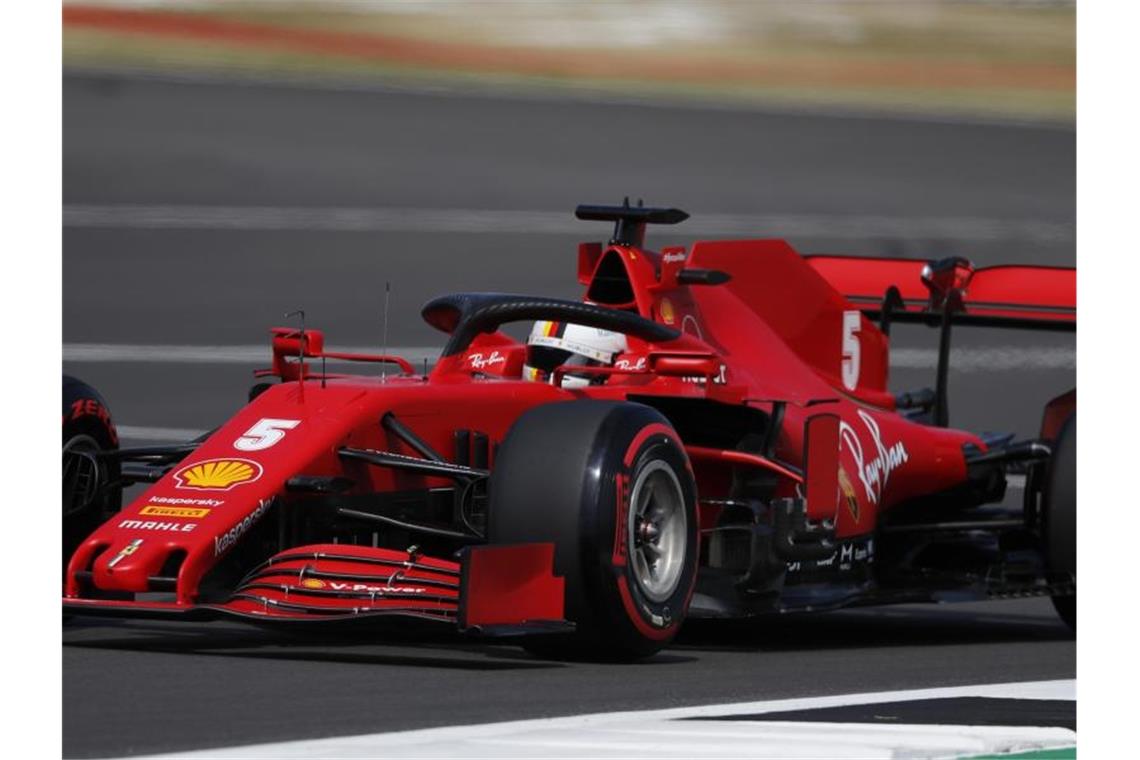 Hülkenberg setzt „Highlight“ - Vettels Leiden geht weiter Vettel ist in der Qualifikation zum zweiten Formel-1-Rennen in England vorzeitig ausgeschieden. Foto: Frank Augstein/Pool AP/dpa/Archivbild