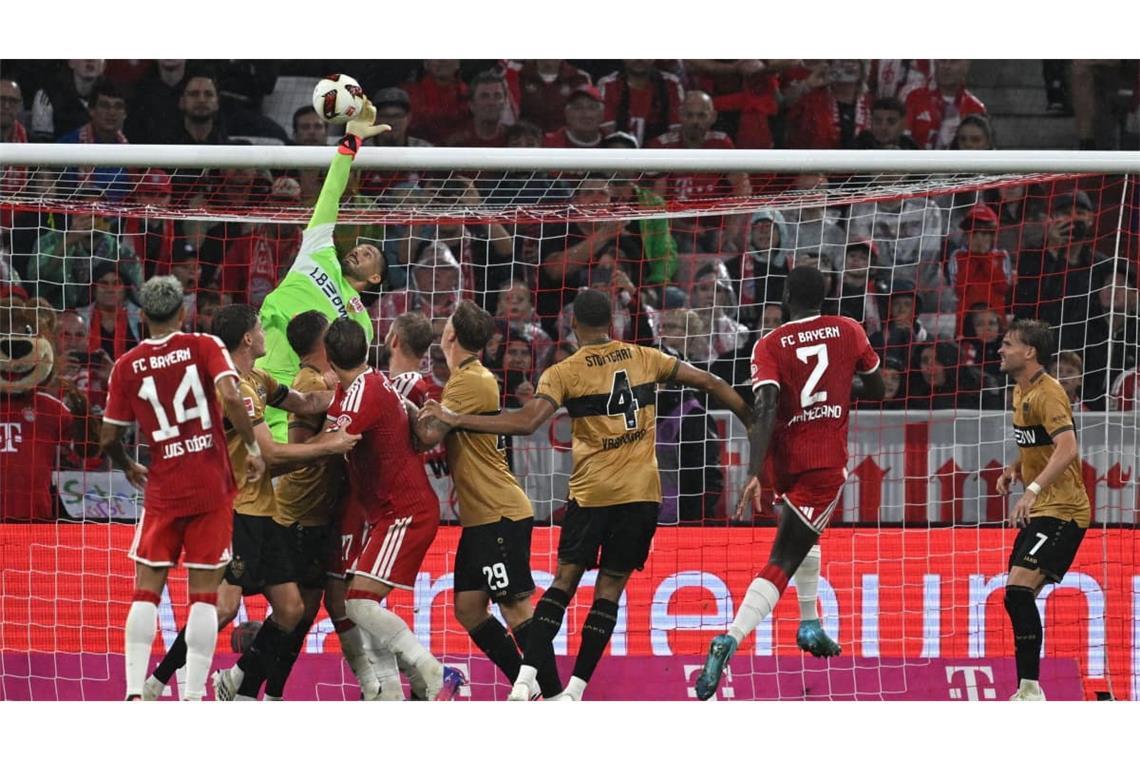 VfB-Keeper Fabian Bredlow bei einer seiner zahlreichen Rettungsaktionen.