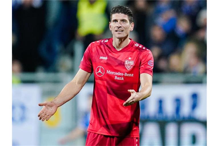 VFB-Spieler Mario Gomez auf dem Spielfeld. Foto: Uwe Anspach/dpa/Archivbild