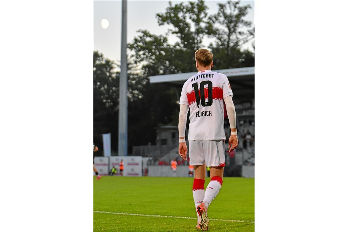 VfB-Star Chris Führich lauert auf die nächste Torchance.