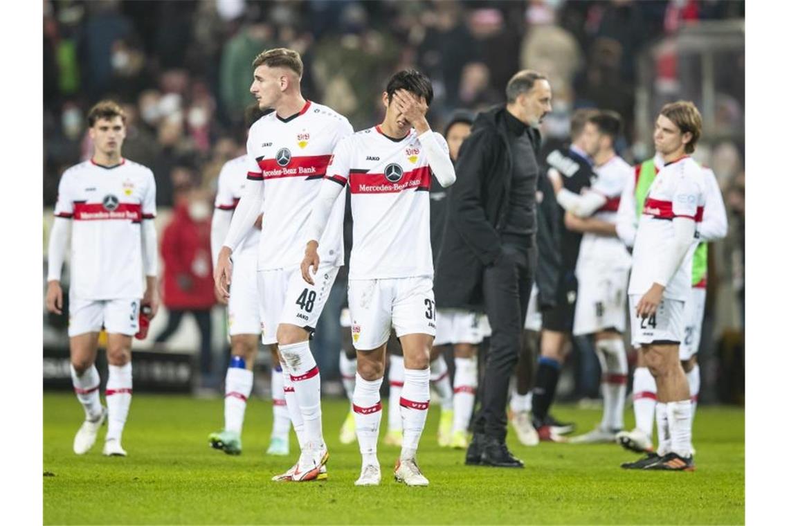 VfB darf auf Rückkehr von Marmoush, Silas und Kempf hoffen VfB Stuttgart auf dem Spielfeld. Foto: Tom Weller/dpa