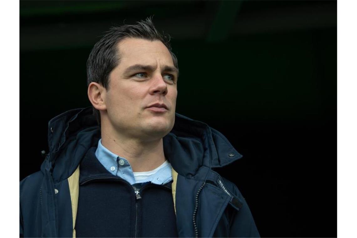 Schäfer: Fußball zu Unrecht an den Pranger gestellt VfL-Sportdirektor Marcel Schäfer: „Der Fußball hat deutlich klargestellt, dass er keine Sonderrolle in Anspruch nehmen möchte.“. Foto: Swen Pförtner/dpa