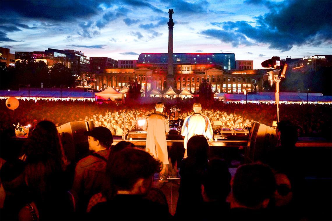 Vibrancy Open Air auf dem Schlossplatz vor atemberaubender Kulisse.