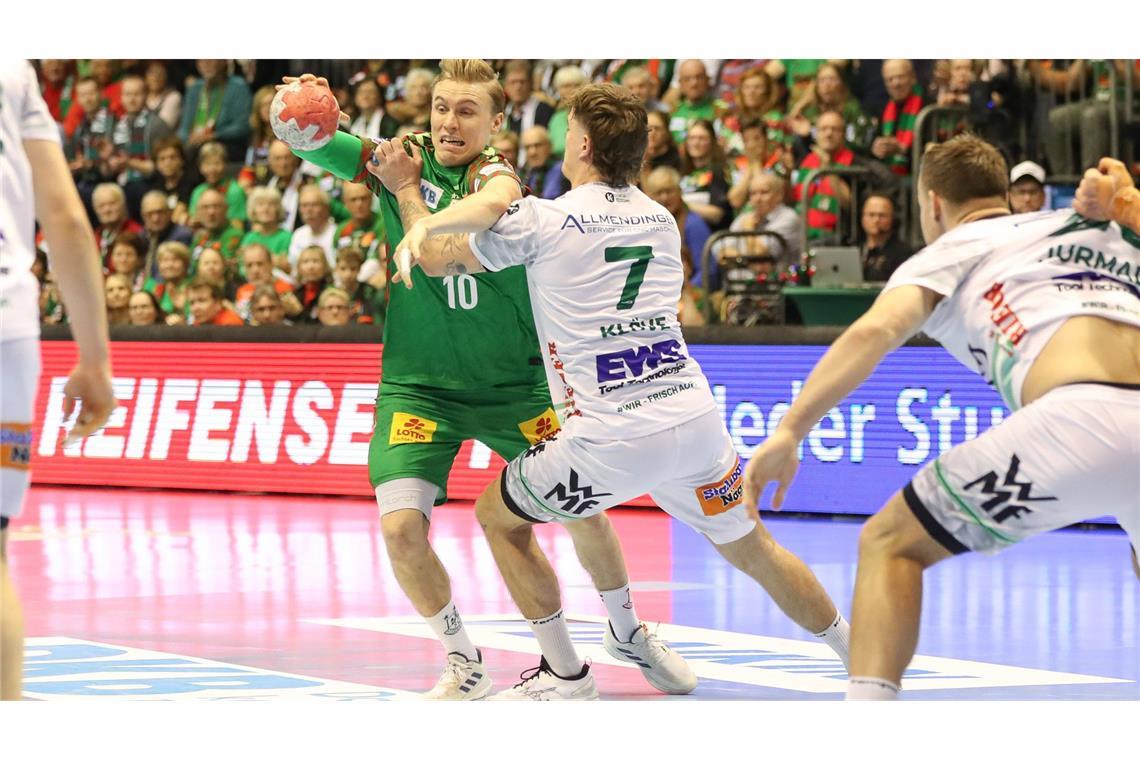 Victor Klöve (re.) gegen Gisli Kristjansson: Der SC Magdeburg ist von Frisch Auf Göppingen nicht zu stoppen.