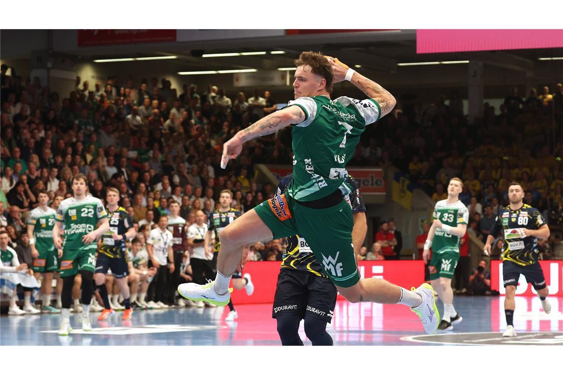 Victor Klöve zieht ab.