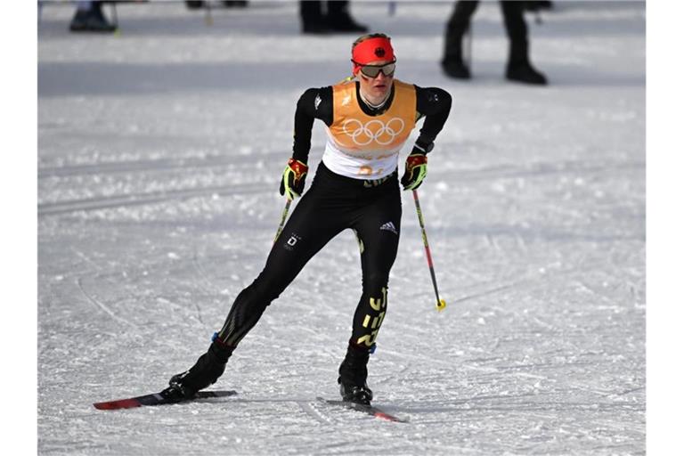 Victoria Carl und Katharina Hennig haben olympisches Gold im Teamsprint gewonnen. Foto: Angelika Warmuth/dpa
