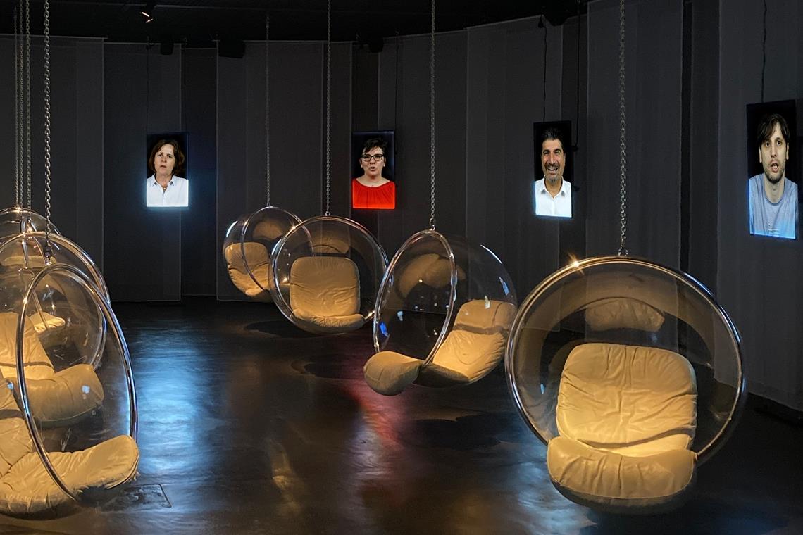 Generation 1975: Mit 14 ins neue Deutschland Videoinstallation in der Baden-Württemberg-Lounge im Haus der Geschichte in Stuttgart.