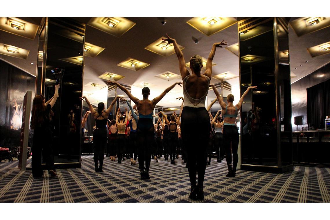 100 Jahre Showtanzgruppe "Rockettes" - noch zeitgemäß? Viele der Abgelehnten probieren es im kommenden Jahr erneut.