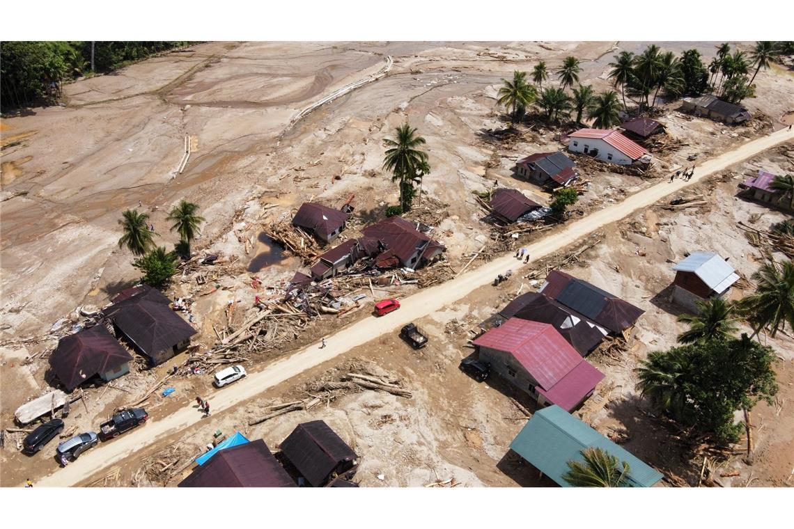 Viele Dörfer sind in den Schlammassen versunken.