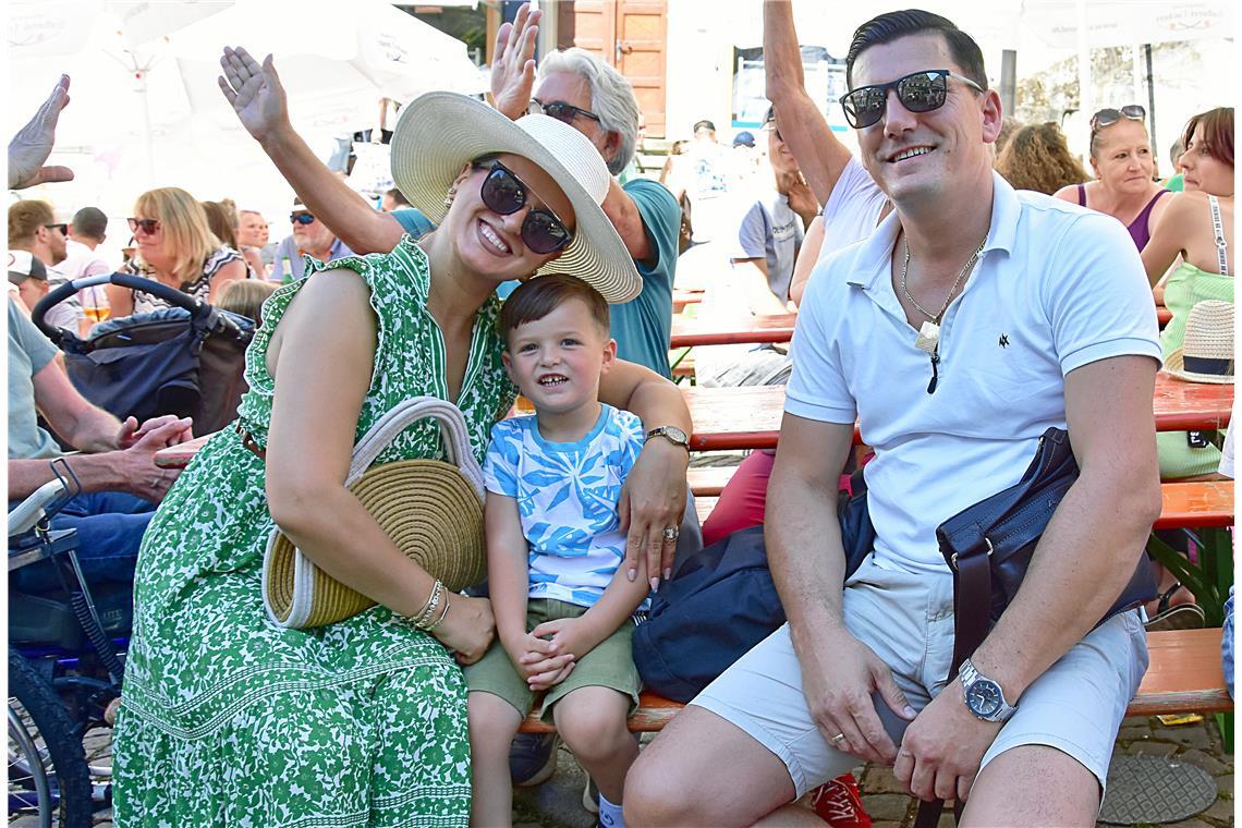 Viele Familien genießen das Fest am Samstagnachmittag. 