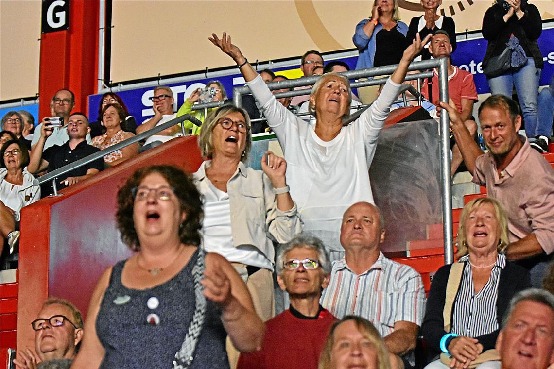 Viele Fans singen jede Zeile der Ohrwurm-Hits textsicher mit.