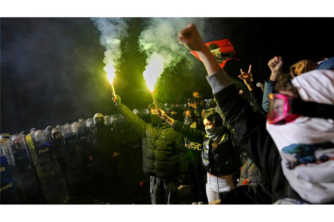 Viele junge Menschen beteiligen sich an den Protesten.
