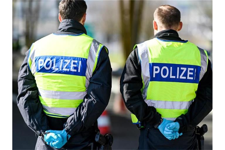 Viele junge Menschen würden gern den Polizeidienst antreten, doch die Anforderungen sind hoch. (Symbolbild). Foto: Felix Kästle/dpa