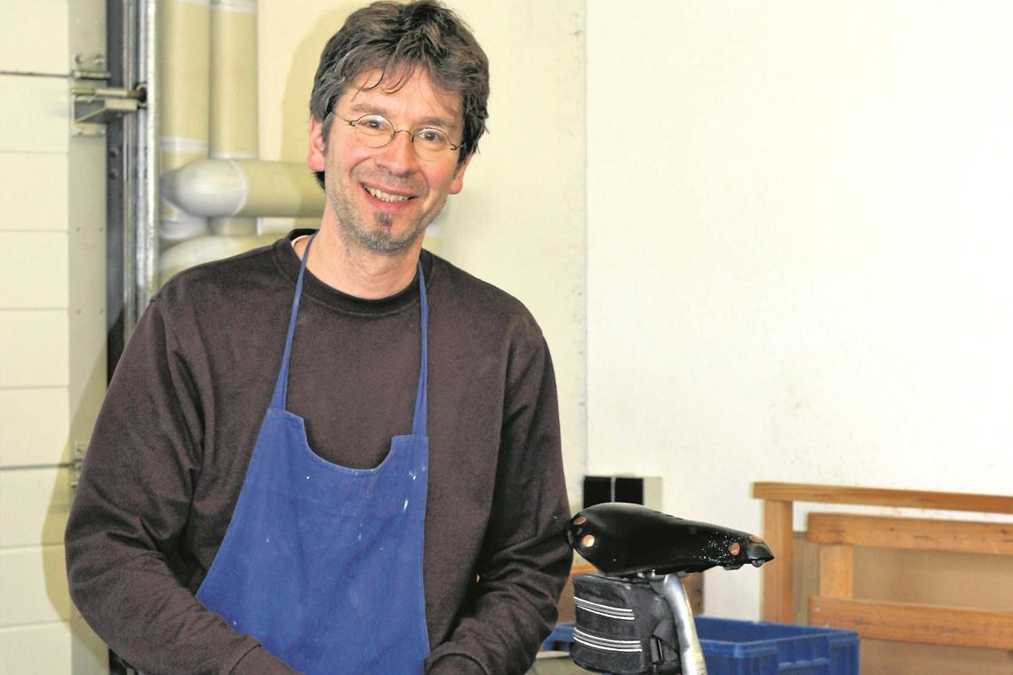 Auch ein Fahrrad will frühjahrsfit sein „Viele kleinere Reparaturen kann man selbst durchführen“, sagt Thomas Grau. Foto: A. Ziegele
