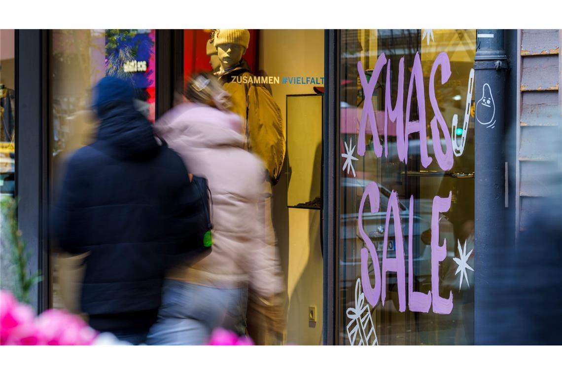 Viele Kunden schauten im Weihnachtsgeschäft stark auf Preise und Rabatte.
