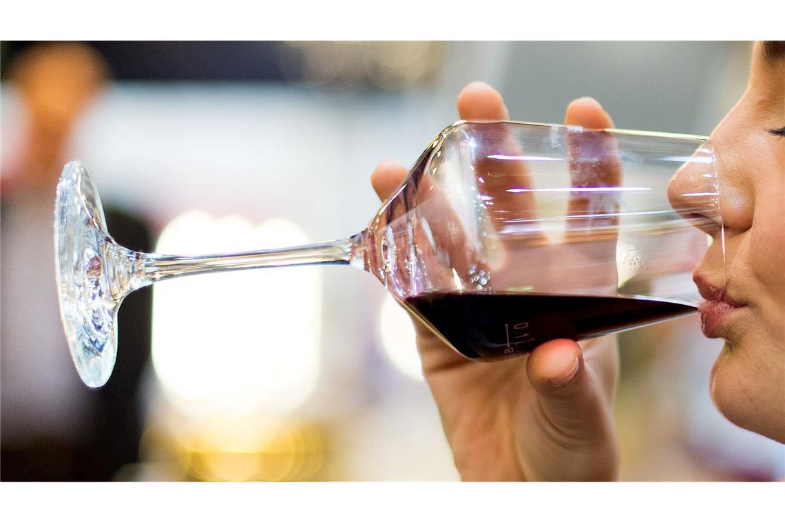 Viele Menschen bevorzugen leichtere Weine. (Symbolfoto)