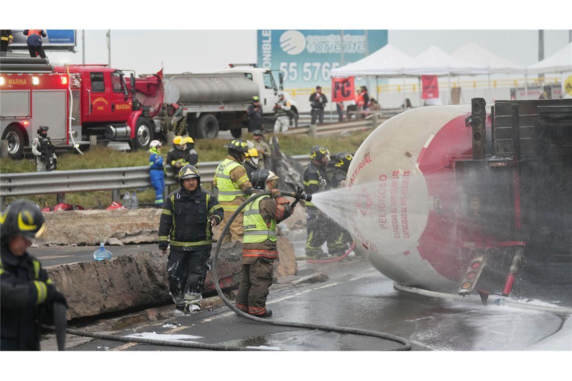 Mexiko: Drei Tote und 70 Verletzte nach Tankwagen-Explosion Viele Menschen erlitten schwere Verbrennungen nach der Explosion.