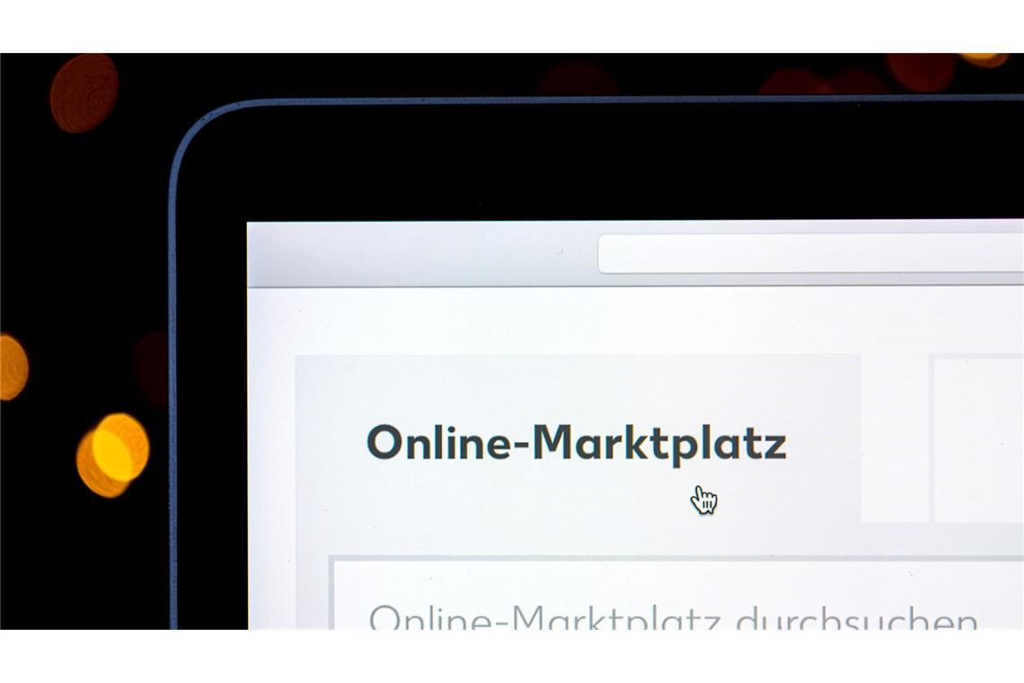 Viele Menschen in Deutschland kaufen inzwischen häufiger im Internet ein als im Geschäft.