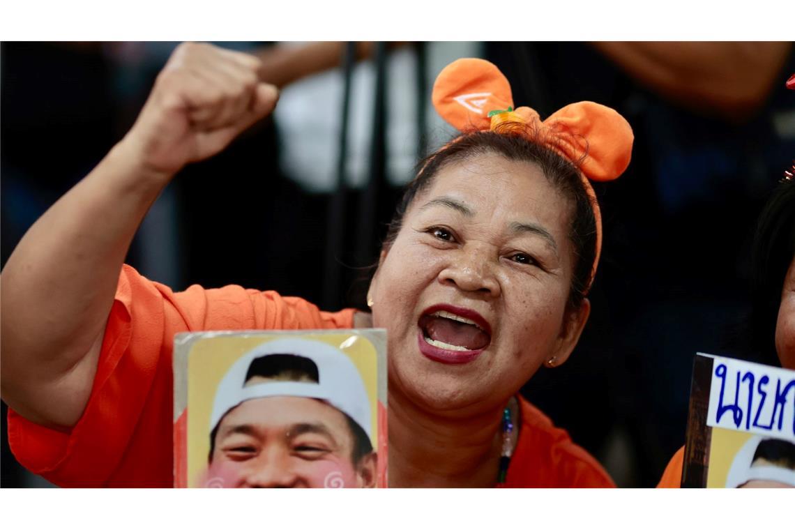 Viele Menschen in Thailand hofften auf einen politischen Wandel und Reformen - aber die konservative Regierungspartei bekam die Mehrheit..