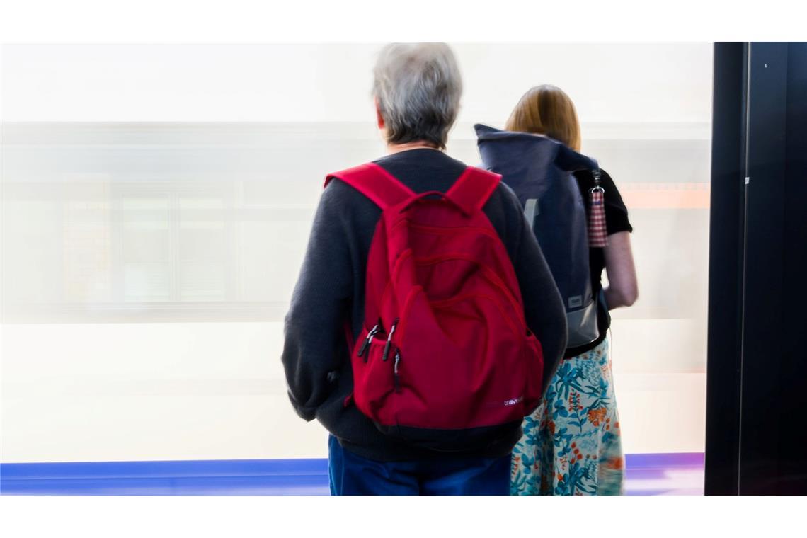 Viele Menschen sind auch im Rentenalter noch aktiv auf dem Arbeitsmarkt. (Symbolbild)