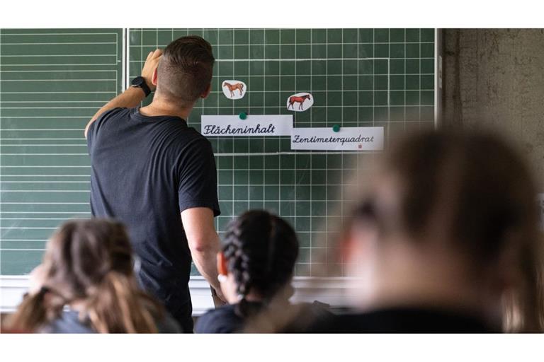 Viele Quer- und Seiteneinsteiger unterrichten an Schulen (Symbolbild).