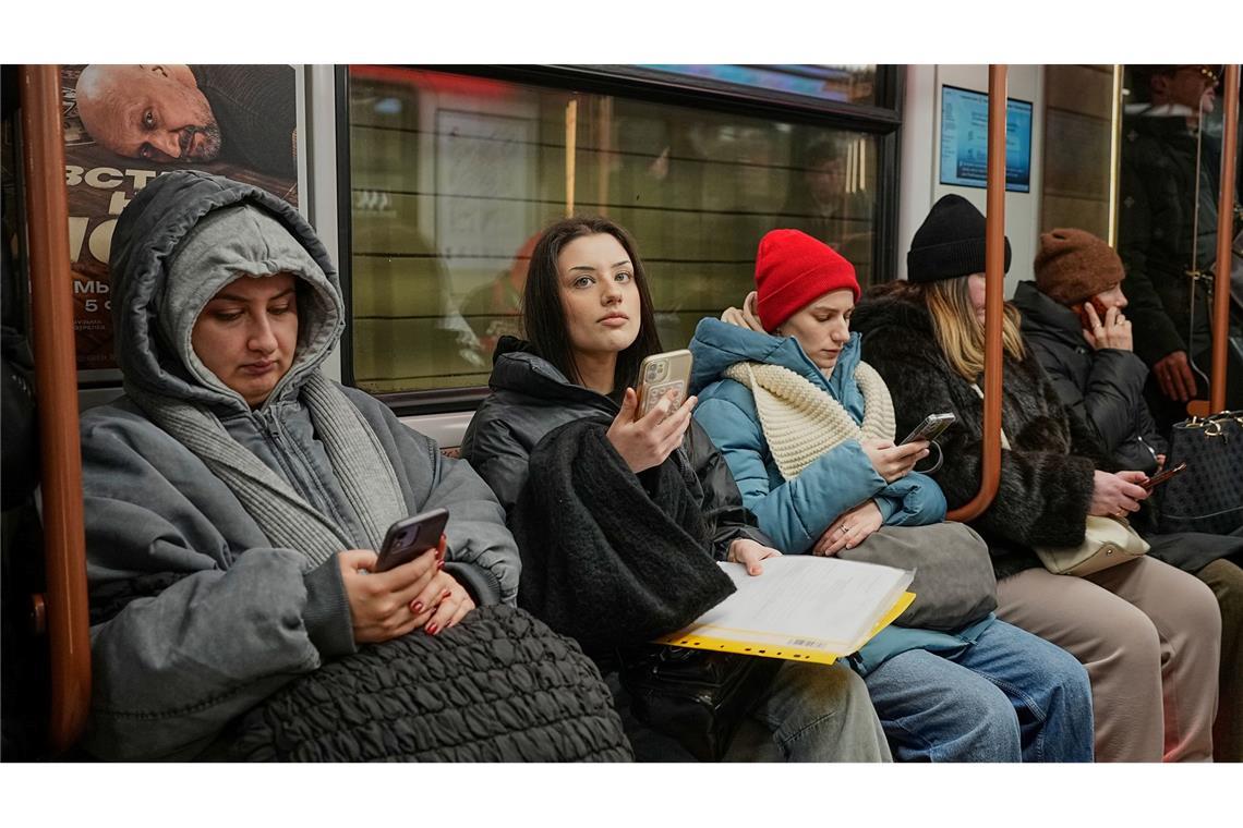 Viele Russen beklagen sich über die ständigen Abschaltungen des mobilen Internets. (Archivbild)