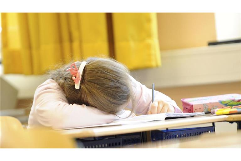 Viele Schüler fühlen sich erschöpft (Symbolbild).