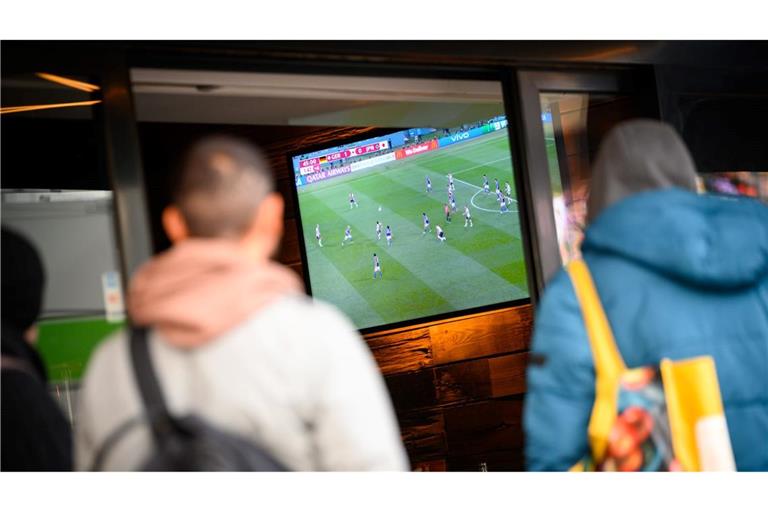 Viele Spiele bei der WM starten erst nach Mitternacht - und damit zu einer ungünstigen Zeit für die Gastronomie. (Archivbild)