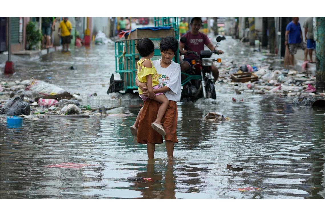 Viele Straßen waren völlig überflutet.