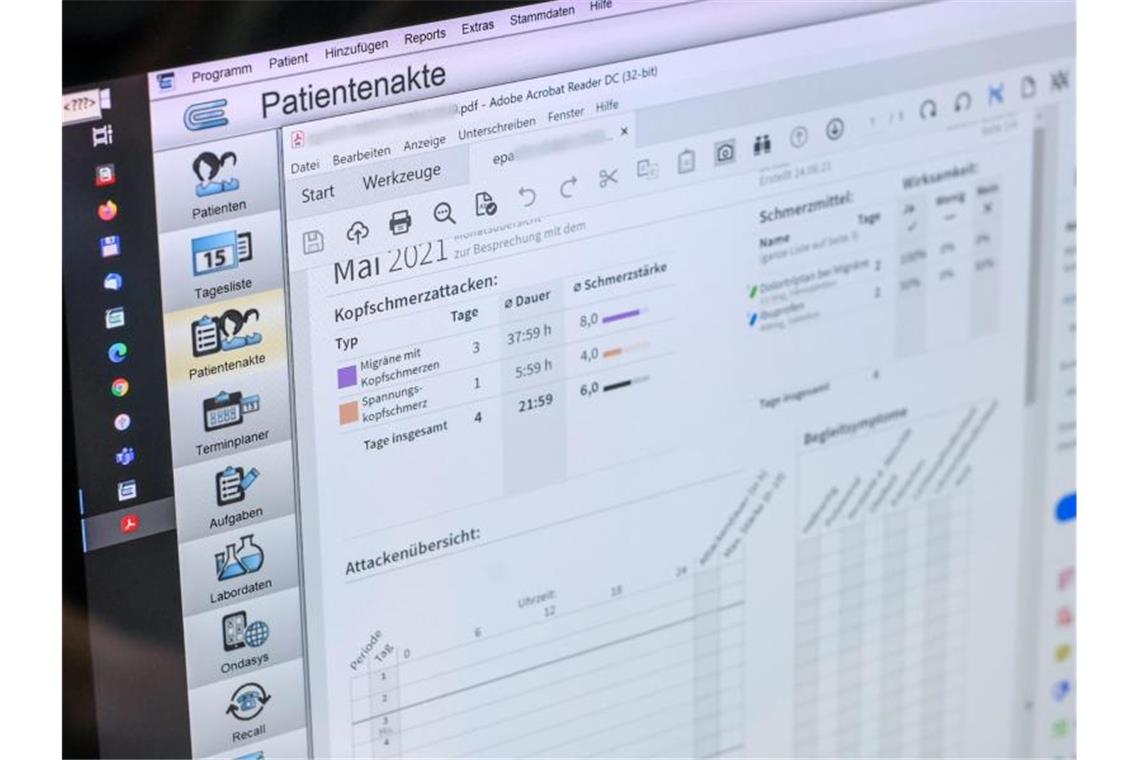Datenschutzbehörde und Kassen streiten über E-Patientenakte Vier Krankenkassen wurden angewiesen, die neue elektronische Patientenakte um zusätzliche Datenschutzfunktionen zu erweitern. Foto: Jens Kalaene/dpa-Zentralbild/dpa