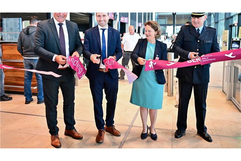 Vier neue Scanner wurden am BER eingeweiht. Sie machen die Abfertigung von Passagieren deutlich leichter.