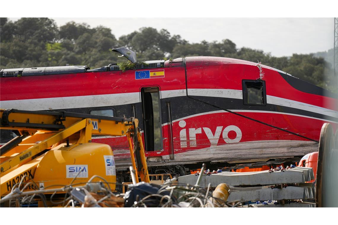 Vier Tage nach der Katastrophe steigt die Zahl der Todesopfer weiter. Die Suche in den Trümmern wird fortgesetzt. (Archivbild)