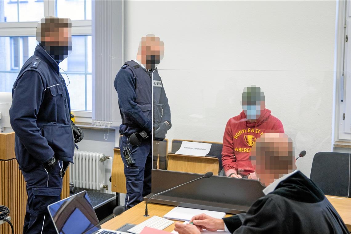 Ex-Frau des Angeklagten per Video befragt Vier Zeugen sagten gestern im Allmersbacher Mordprozess aus und sprachen über die Wesenszüge des Angeklagten. Foto: A. Becher