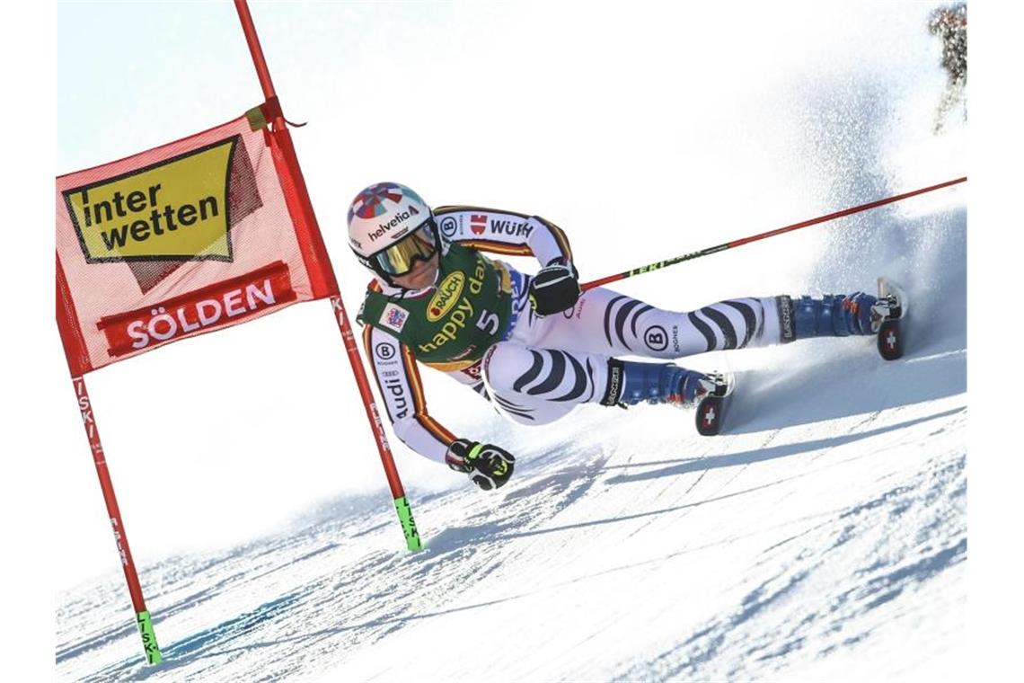 Viktoria Rebensburg startet mit Enttäuschung in Sölden Viktoria Rebensburg beim Riesenslalom in Sölden. Foto: Marco Trovati/AP/dpa