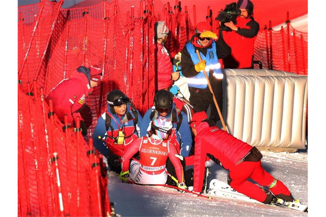 Viktoria Rebensburg stürzte beim Super-G-Rennen in Garmisch-Partenkirchen. Foto: Karl-Josef Hildenbrand/dpa