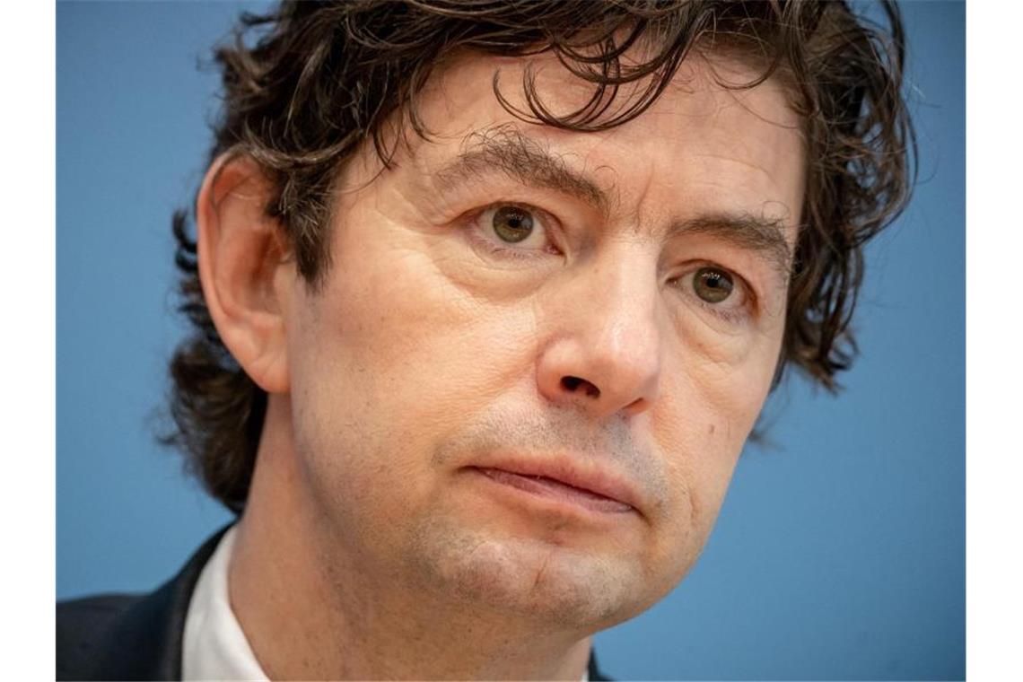 RKI: Jeder ohne Impfung bekommt Corona Virologe Drosten: „Wer sich aktiv dagegen entscheidet, sich impfen zu lassen, der wird sich unweigerlich infizieren.“. Foto: Michael Kappeler/dpa