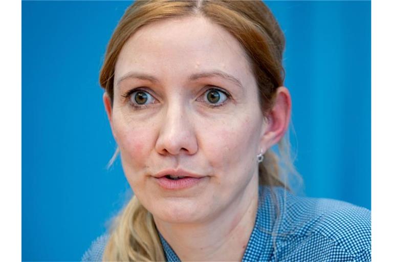 Virologin Sandra Ciesek gibt am 12. Februar eine Pressekonferenz zur Entwicklung der Corona-Pandemie. Foto: Kay Nietfeld/dpa