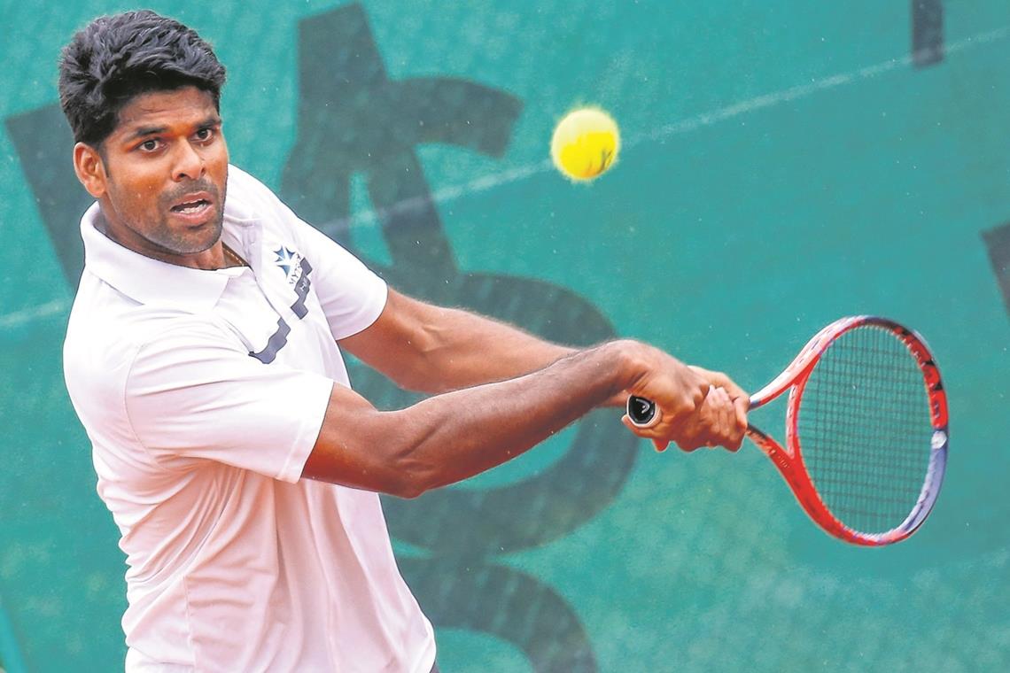Tennissaison beginnt mit einem Doppelspieltag Vishnu Vardhan spielt weiterhin Nummer eins bei der TSG Backnang. Foto: A. Becher