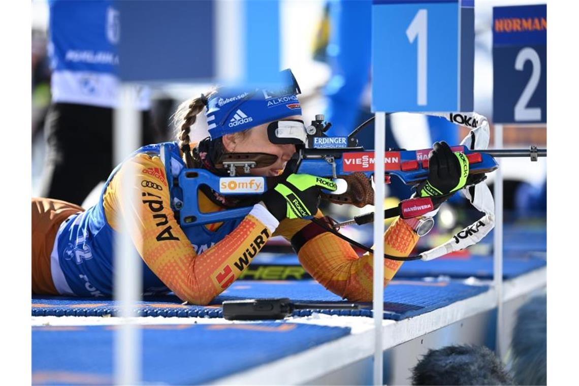 Visiert mit Erik Lesser eine WM-Medaille in der Biathlon-Mixed-Staffel an: Franziska Preuß. Foto: Sven Hoppe/dpa