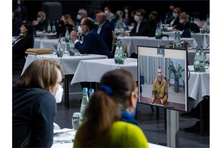 Vitali Klitschko ist per Live-Schalte mit dem Münchner Stadtrat verbunden. Foto: Sven Hoppe/dpa