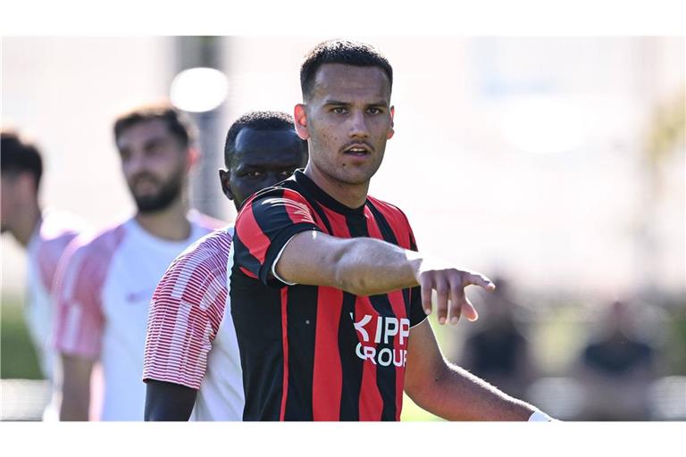 Vladan Djermanovic und der FC Holzhausen verlieren das Verbandsliga-Spitzenspiel gegen die Young Boys Reutlingen.          


Archivfoto: IMAGO/Ulmer II